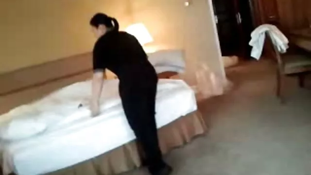 แฟนโรแมนติกเลียและ fucks วีดีโอ หนัง โป หีของ Adria Rae ท่ามกลางดอกไม้ที่สวยงาม